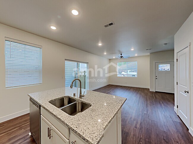 Foto del edificio - 33130 Glacier Ave SE