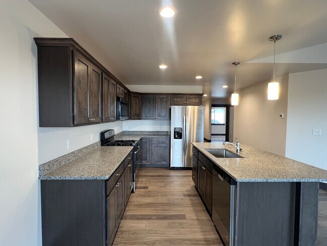 Building Photo - Brand New 3 Bed 2 Bath with double attache...