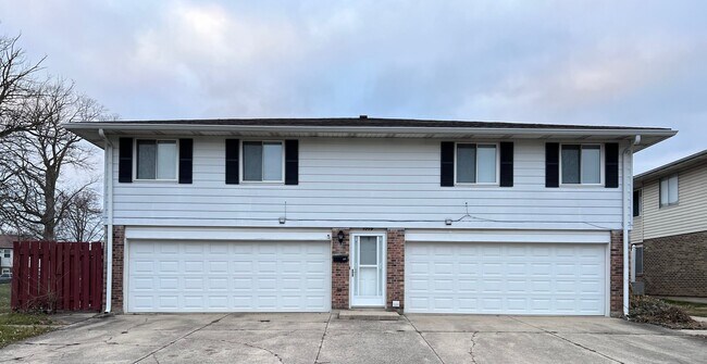 Fachada del edificio - 1219 Hilltop Dr