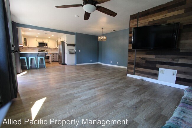 Building Photo - 3 br, 2.5 bath House - 12605 5th St.