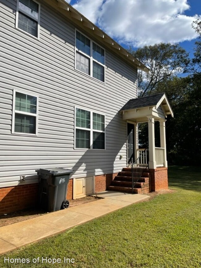 Foto del edificio - 2 br, 1 bath House - 7-B Verner Springs Rd.