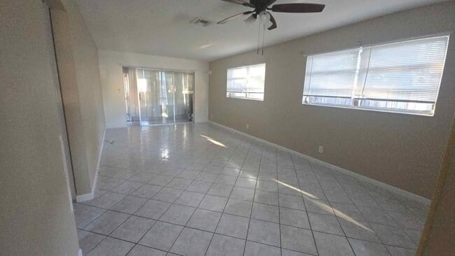 Building Photo - 4061 NW 9th Ave