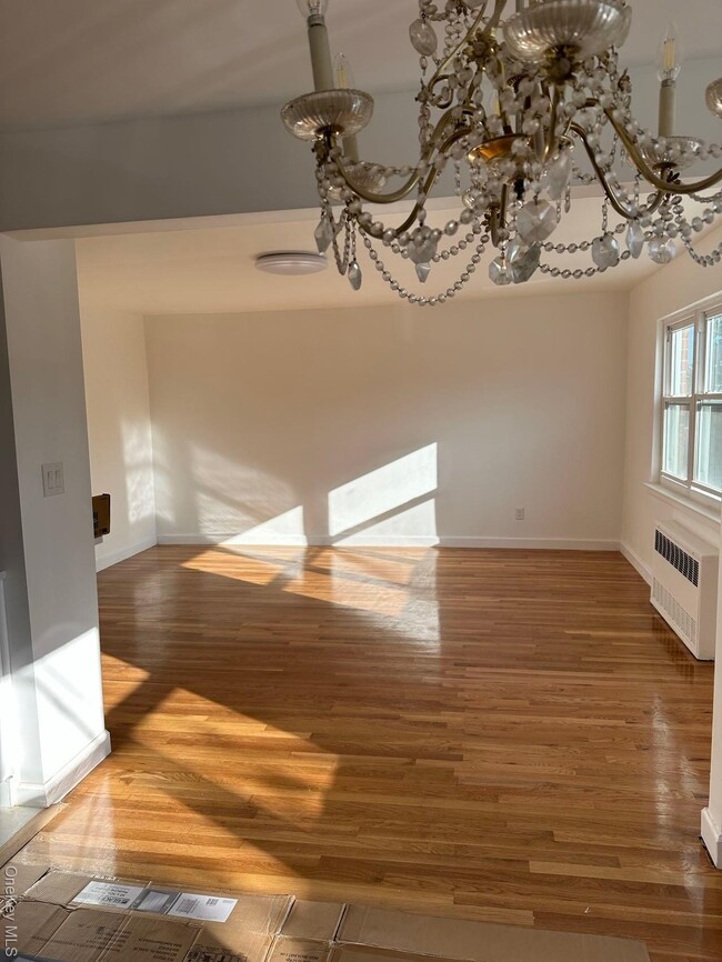 Foto del edificio - 61-36 219th St