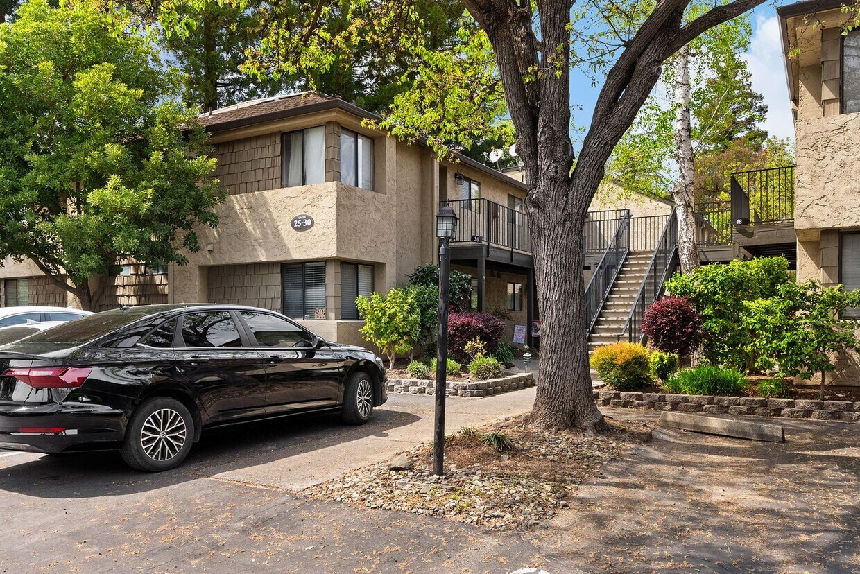 Foto principal - Beautiful Sawmill Commons Condo!