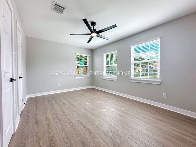 Foto del edificio - 6663 Myrtle St