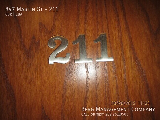 Building Photo - 847 Martin St