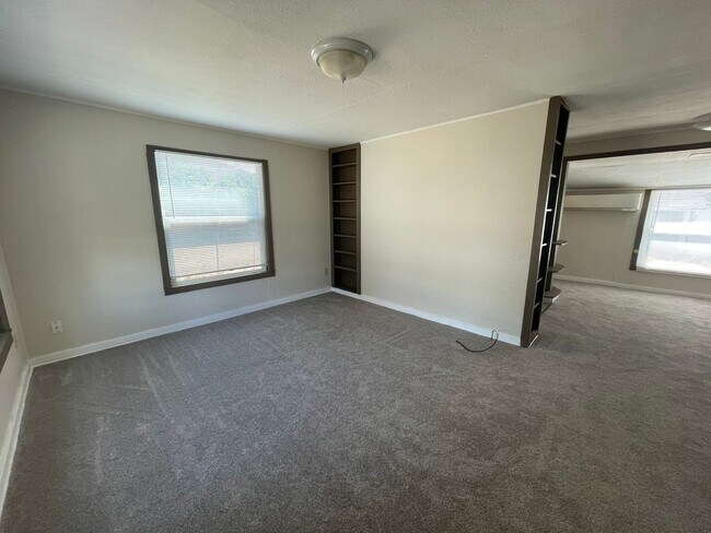 Foto del edificio - 2-Bedroom, 1-Bath Cottage