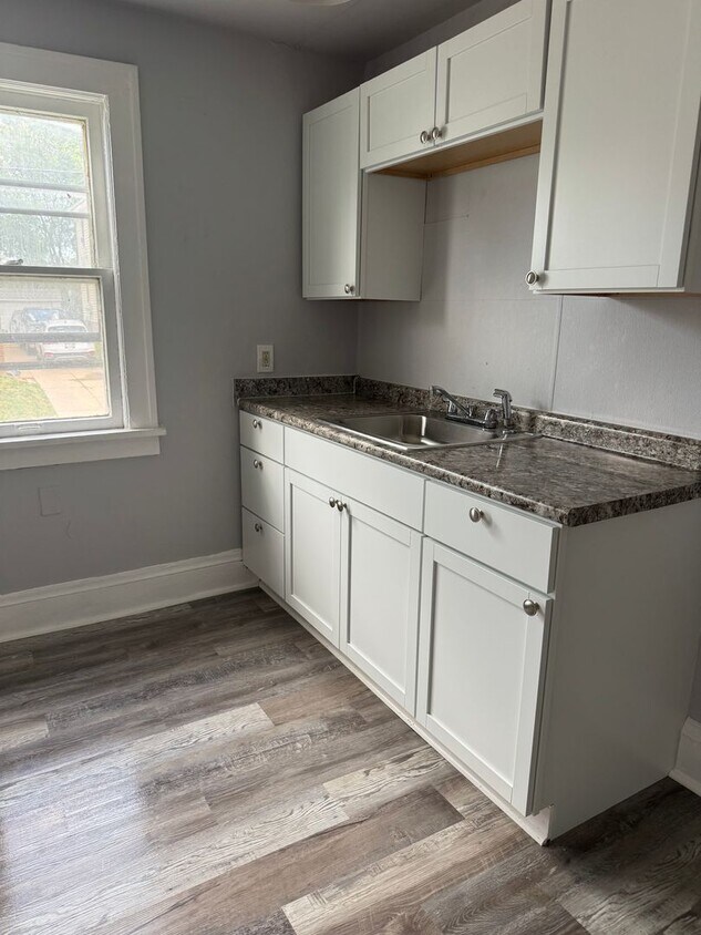 Primary Photo - Shaker Heights 3 Bedroom Down