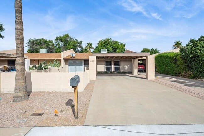 Foto del edificio - Cozy 2-bedroom, 1.5-bath townhome