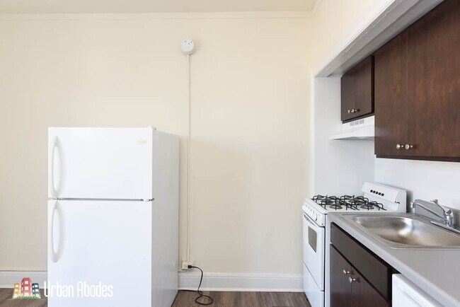 Foto del edificio - 3314 W Diversey Ave