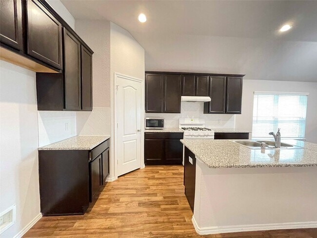 Foto del edificio - 3238 Aster Mdw Wy