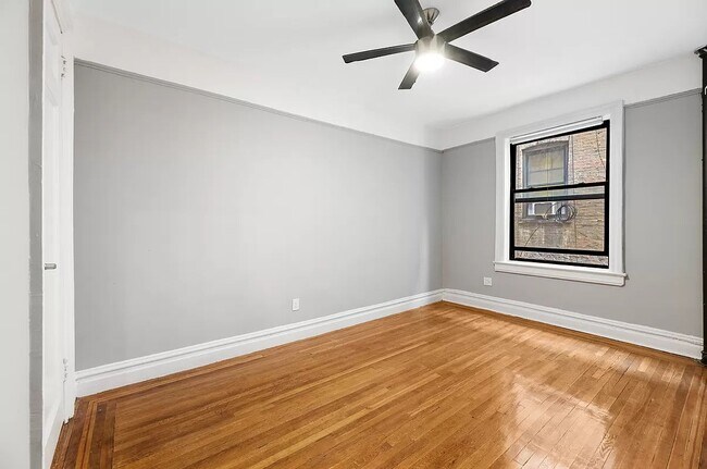 Building Photo - 48 Saint Nicholas Place