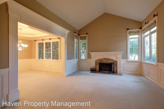 Building Photo - 4 br, 2.5 bath House - 19157 NE 44th Ct