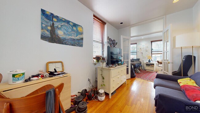 Foto del edificio - 246 W 22nd St