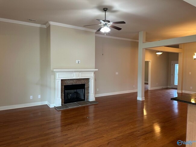 Building Photo - 483 E Mossyleaf Dr SW