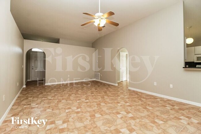Foto del edificio - 122 Monterey Oaks Dr