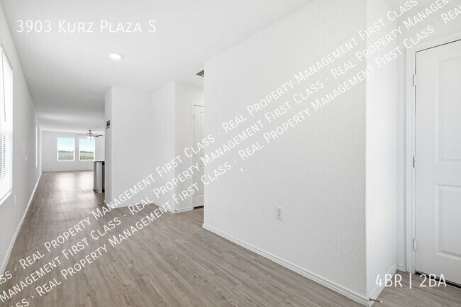 Foto del edificio - 3903 Kurz Plz S
