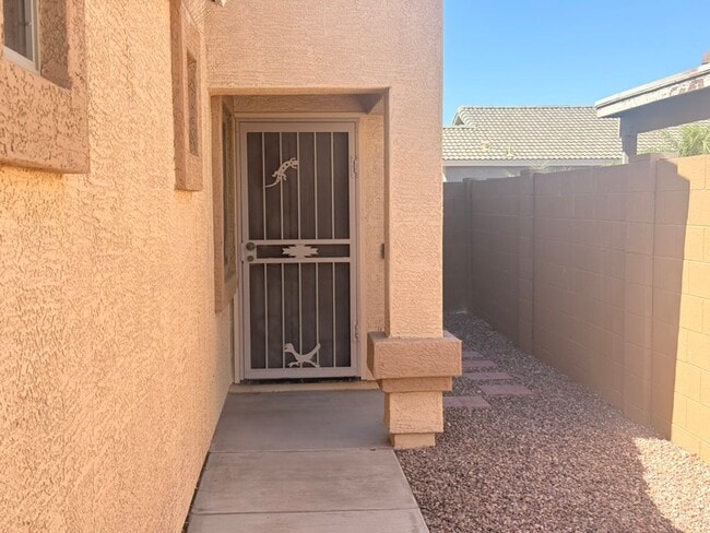 Building Photo - Cul-de-Sac Living | 3 Bed + Bonus Room | Pool + Greenbelt Views