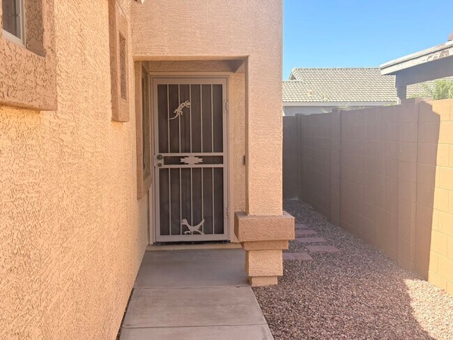 Building Photo - Price Reduced! This is an incredible value for a pool home in Avondale.