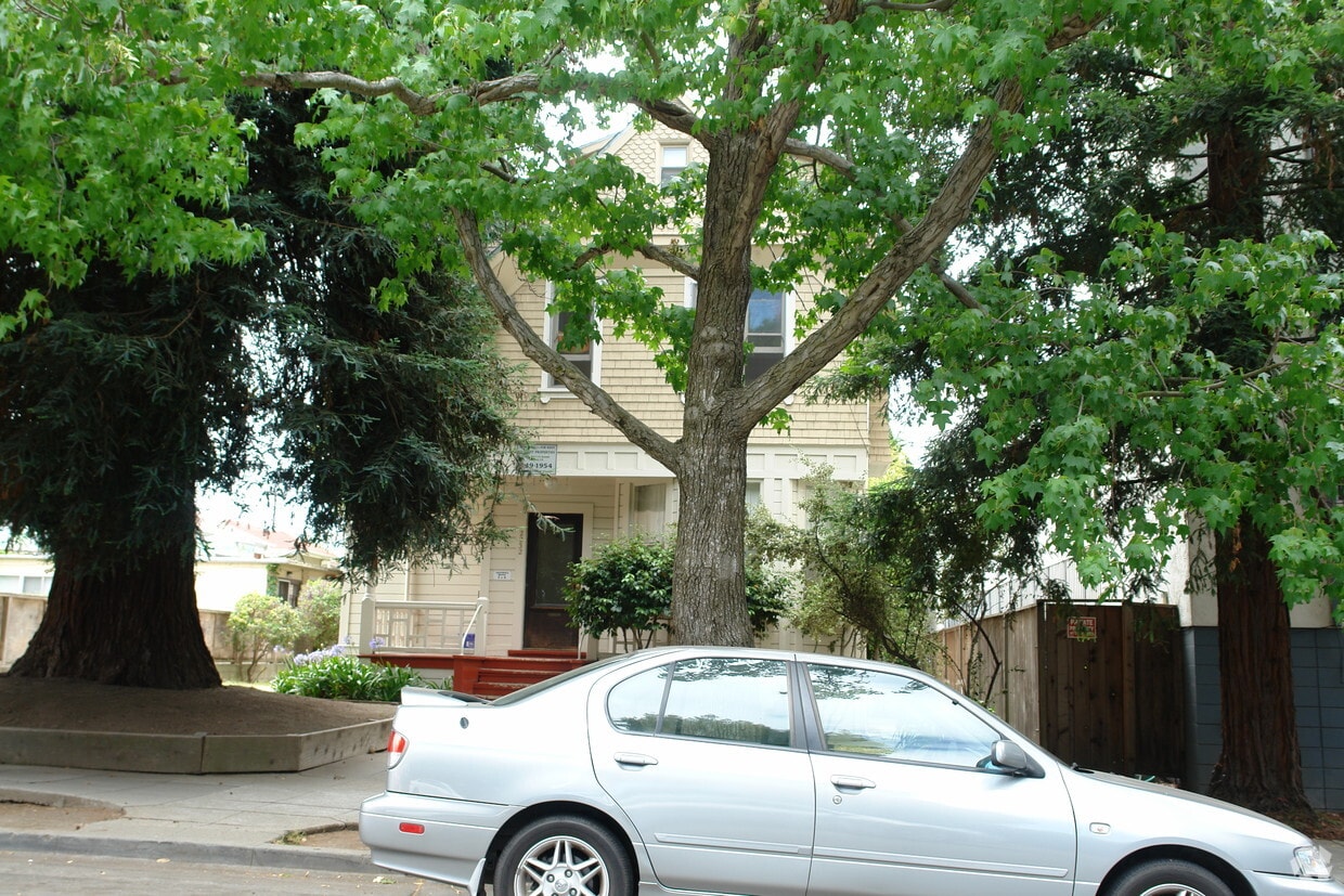 Building Photo - 2232 Haste St