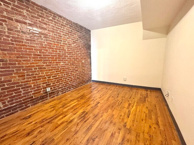 Foto del edificio - 840 Huntington Ave