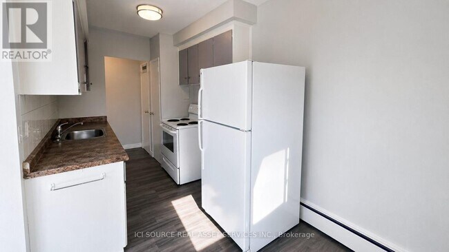 Building Photo - 333 Gibb St