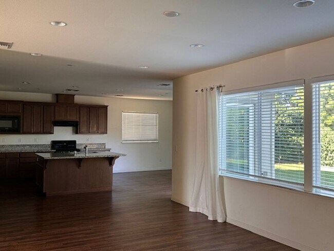 Foto del edificio - 18281 Parkside Dr