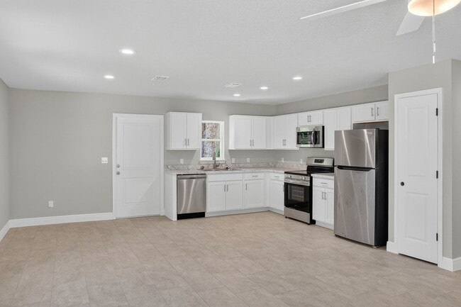 Photo - 214 Center St House