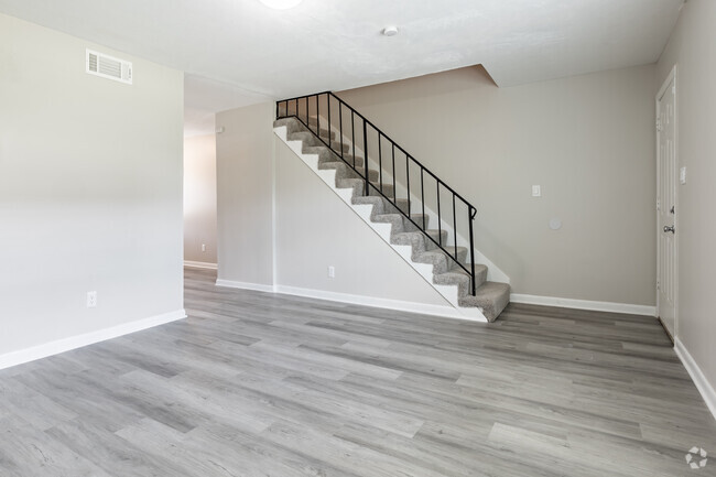 2BR, 1.5BA - 1069SF - Tara Woods Apartments