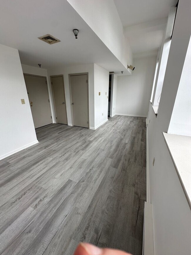 Building Photo - 149 Wilson St