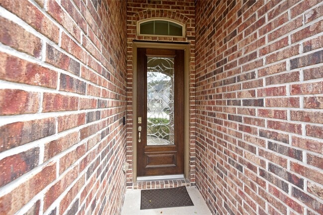 Building Photo - 5835 Euclid Loop