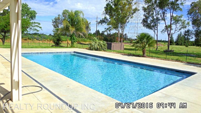 Foto del edificio - 10147 Equestrian Dr