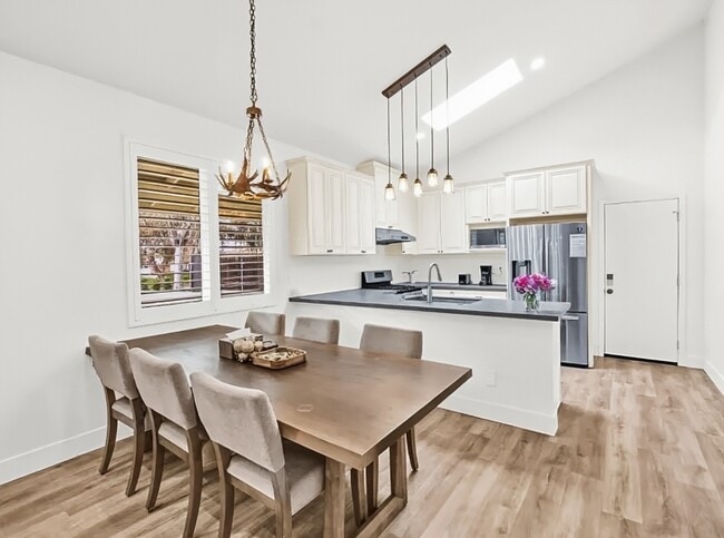 Building Photo - 12428 Lilac Ct