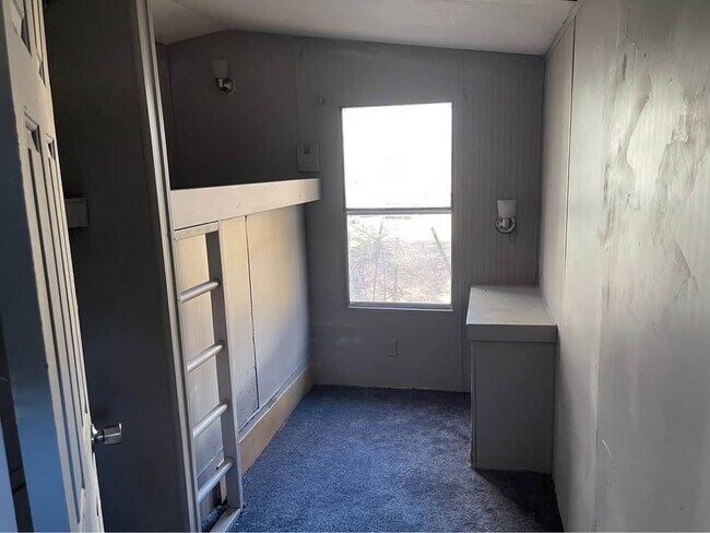 Building Photo - 223 Quattlebaum Ave