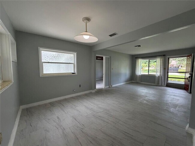 Foto del edificio - 710 Winthrop Pl