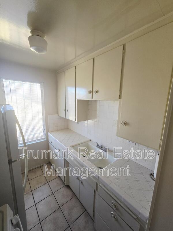 Foto del edificio - 4619 Lexington Ave