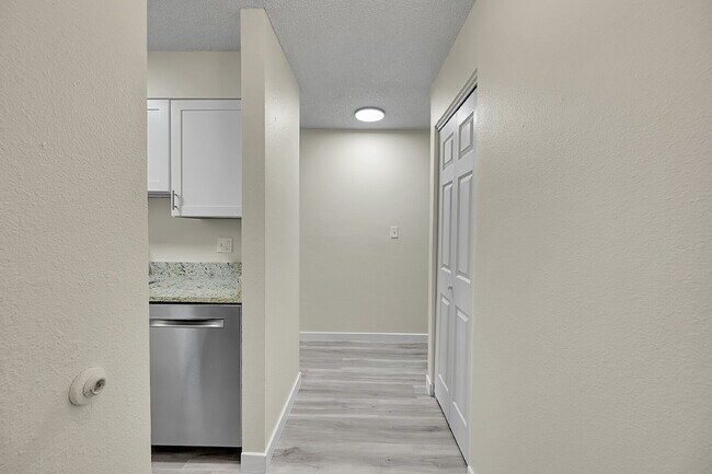 Building Photo - $1,850, 2-bed, 1 bath, located in Centennial