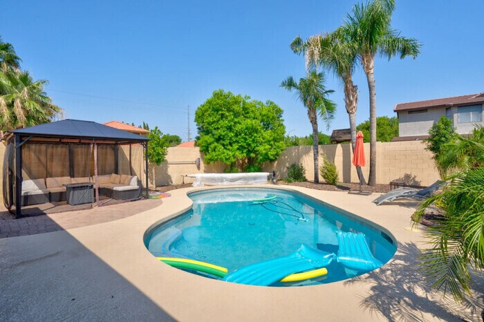 Primary Photo - Stylish Home in Scottsdale|HeatedPool & Ho...