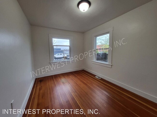 Building Photo - 3 br, 1 bath House - 329 SE 79TH AVE
