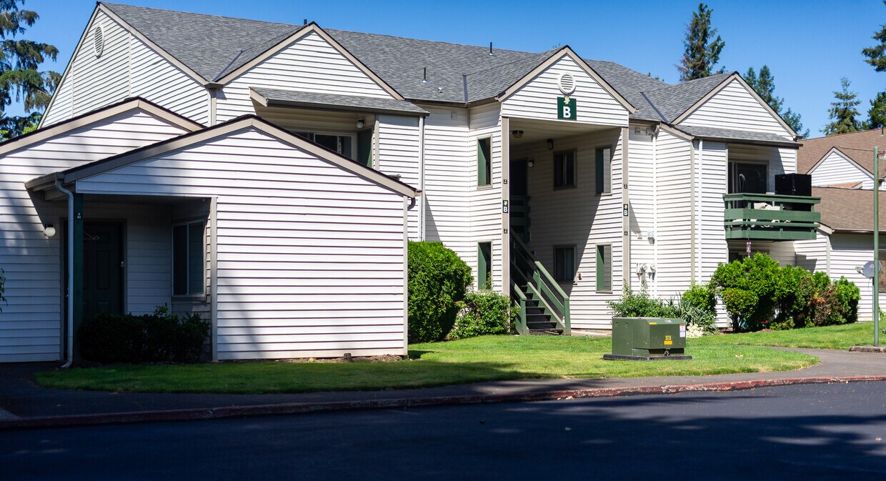 Sawyer Pointe Apartments in Scappoose, OR