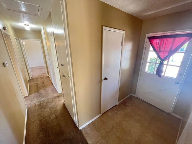 Building Photo - 3943 Constellation Rd