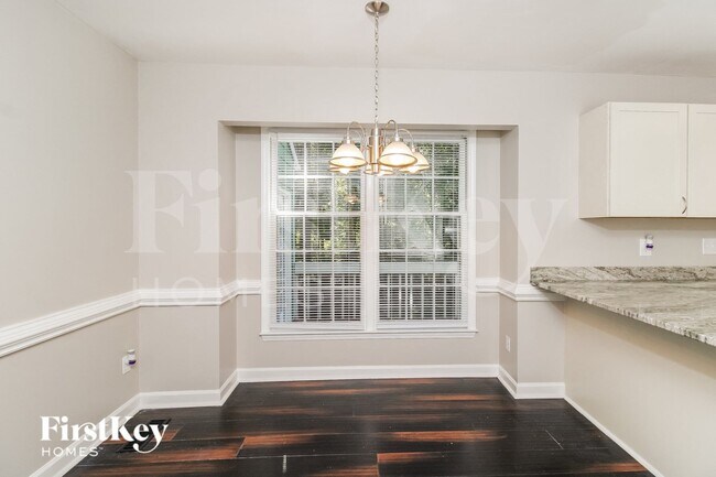 Foto del edificio - 5630 Poplar Hill Ct