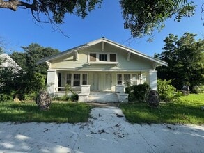 Building Photo - 817 W Long