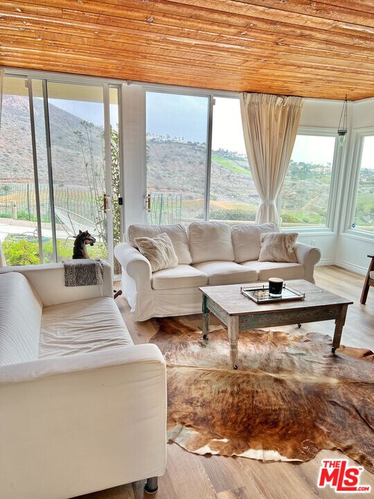 Foto del edificio - 6232 Tapia Dr