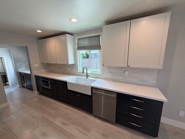 Foto del edificio - 3 Bedroom | 1.5 Bathroom | Single-Family Home