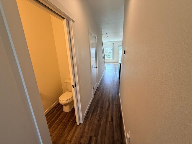 Foto del edificio - 6157 Blue River Dr SE