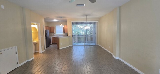 Building Photo - Townhome Near MLK and I-75