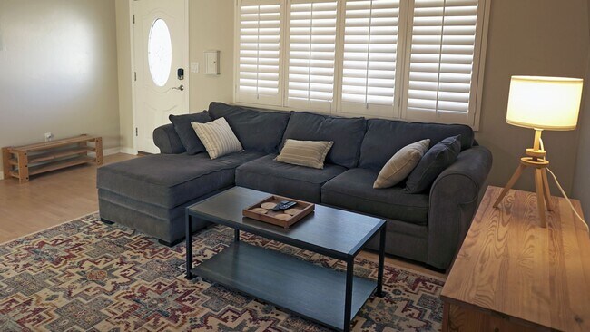 Foto del edificio - Updated 3 Bed, 2 Bath House in the Heart of Santee!