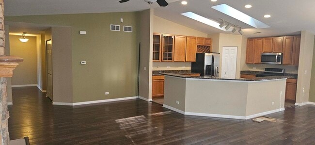 Building Photo - 2625 Christie Dr