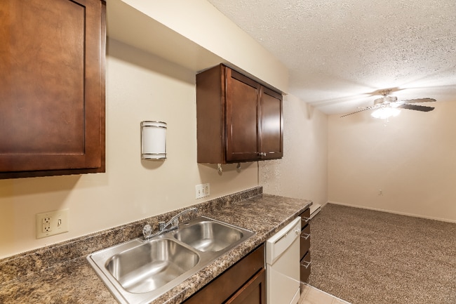 Building Photo - 4668 Talmadge Rd